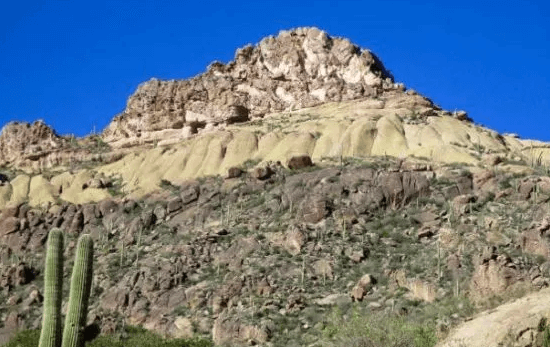 hiking-peralta-trail-arizona